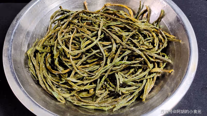 秋天進補,排骨配它是一絕!好一道「秋補佳品」,干香醇厚,簡直香炸了天