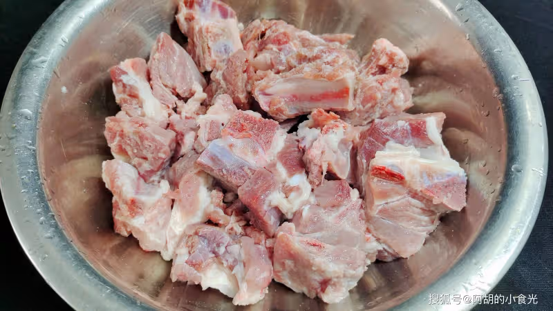 秋天進補,排骨配它是一絕!好一道「秋補佳品」,干香醇厚,簡直香炸了天