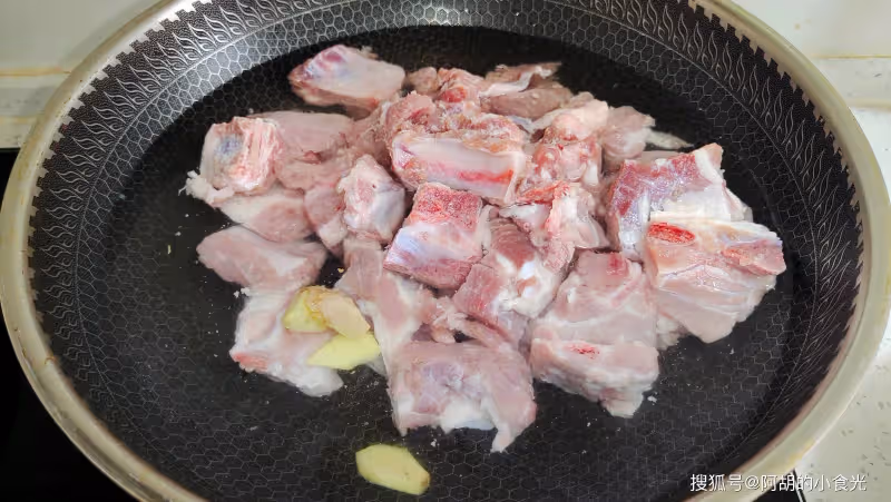 秋天進補,排骨配它是一絕!好一道「秋補佳品」,干香醇厚,簡直香炸了天
