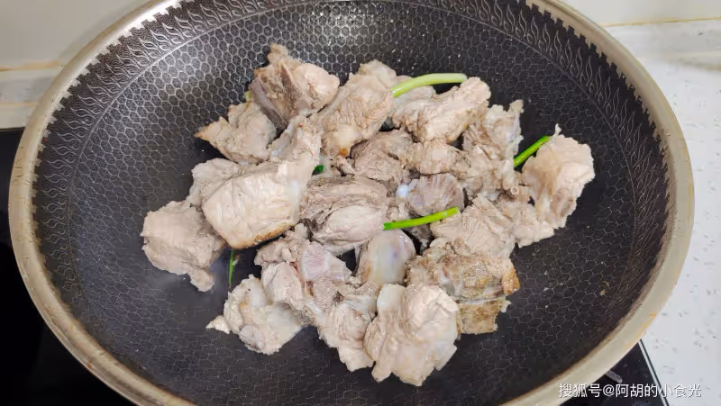 秋天進補,排骨配它是一絕!好一道「秋補佳品」,干香醇厚,簡直香炸了天