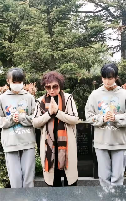 曝盛海琳因保健品被騙500萬,一度情緒崩潰,72歲拚命直播養倆娃