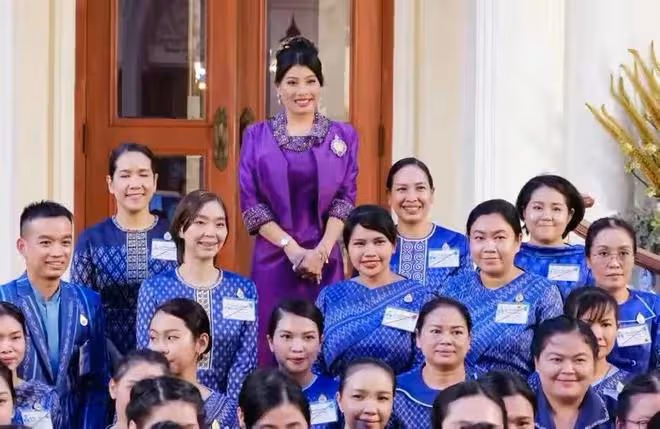泰國王室風雲突變?42歲帥氣博士二王子單身歸來,泰國女粉絲跪拜