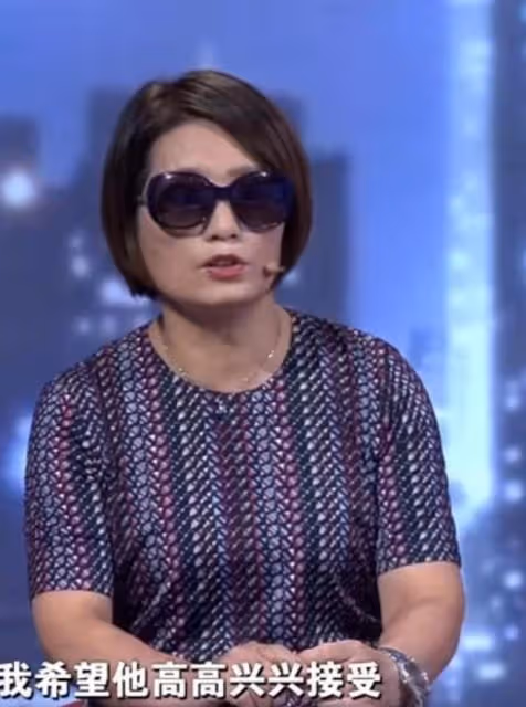 丈夫嘴碎,經常挨妻子打,妻子要離婚,丈夫卻不同意:我離不開她