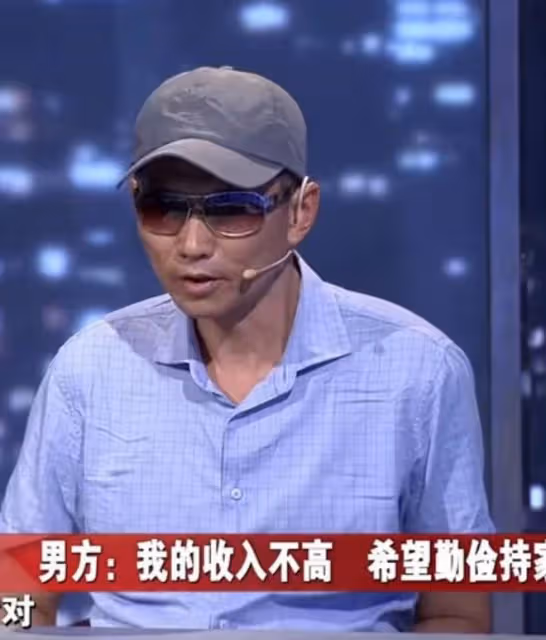 丈夫嘴碎,經常挨妻子打,妻子要離婚,丈夫卻不同意:我離不開她