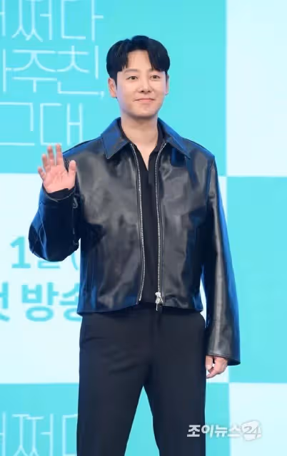 知名男星公開與圈外女友戀情,今年冬天舉行婚禮,她擁有出眾美貌