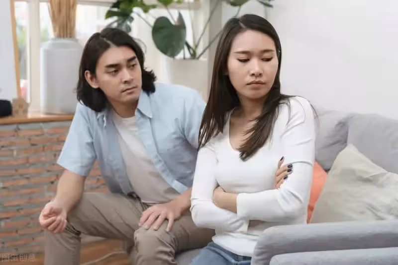 婆婆哭訴：因為我炫耀了2件事，兒子停發生活費，兒媳不讓我登門