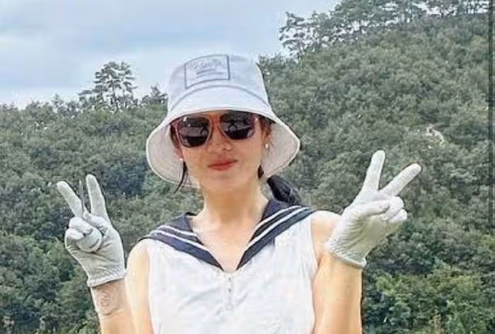 玄彬努力為孫藝珍拍照姿勢被發現，網友：讓老婆顯得更苗條更高