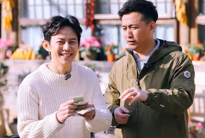 鬧掰?《嚮往》結束1個月後,何炅退出黃磊合夥公司,原因惹爭議