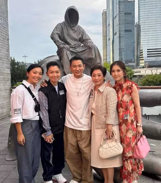 劉德華藝術展公開父女畫作，談11歲女兒：她是藝術家，我只是藝人