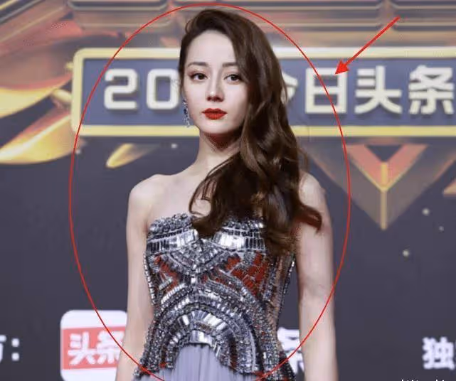 熱巴和肖戰合照，離開10級美顏濾鏡後，兩人真正顏值一目了然