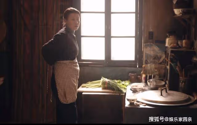 《父輩的榮耀》5毛錢換一個雞蛋！陳興傑的知趣，打了養父母的臉
