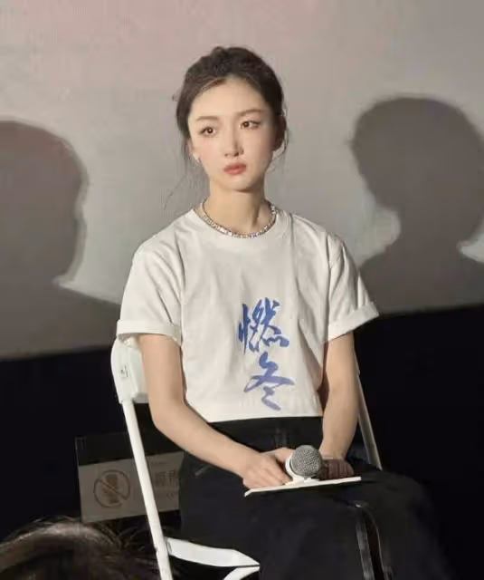 不得不服國師張藝謀的審美!周冬雨真的是越看越耐看的「電影臉」