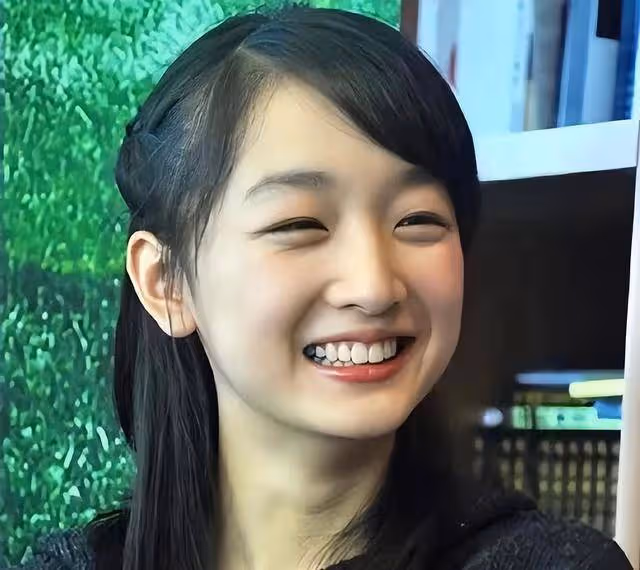 不得不服國師張藝謀的審美!周冬雨真的是越看越耐看的「電影臉」
