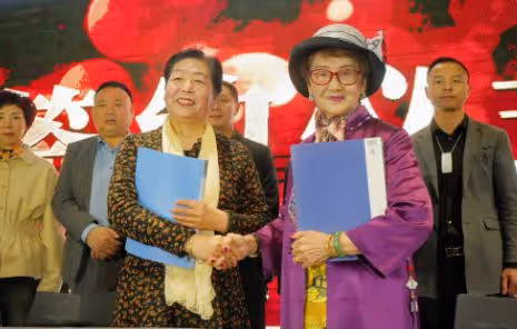 吳勝明:老公娶保姆,獨女自殺,坐牢18年掃廁所,70歲賺到千萬