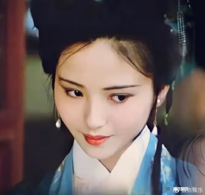 她被譽為「江南第一美人」,從不接吻戲,嫁初戀如今55歲依然美艷