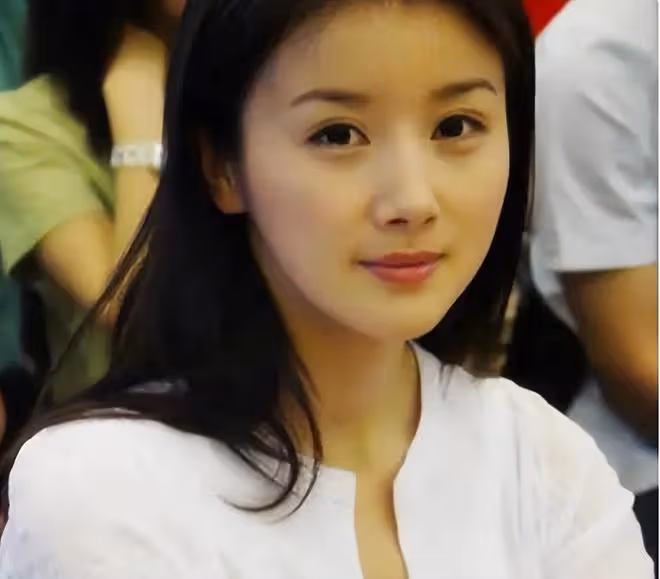 孫菲菲實名舉報導演,遭到劇組暴力毆打暗算,打人者至今沒被抓