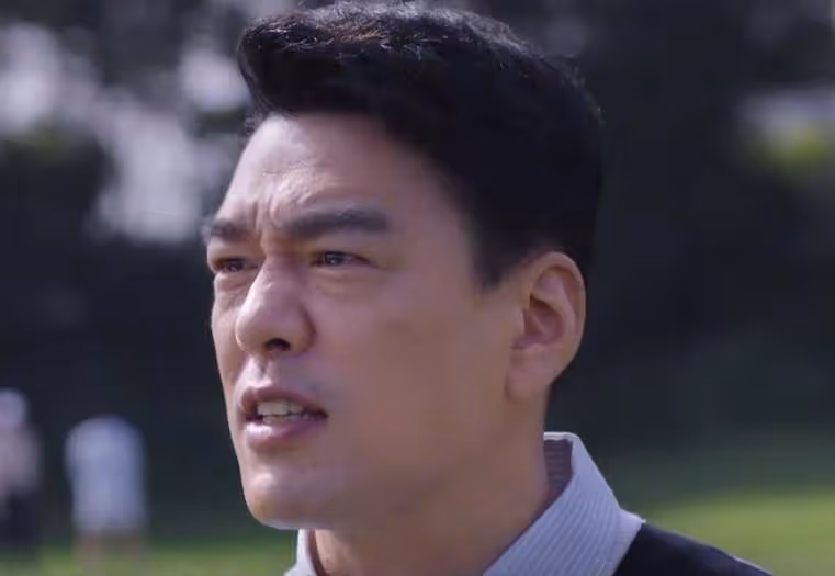 她的城:謝長江臨終一句話,揭開英沖親弟身份,艾英崩潰分手