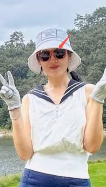 孫藝珍連曬4張照片秀恩愛，為老公拍照姿勢努力憋笑，滿臉幸福！