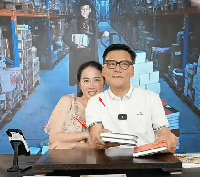 葉璇李國慶疑官宣戀情,兩人舉止曖昧,精神狀態令人擔憂 !