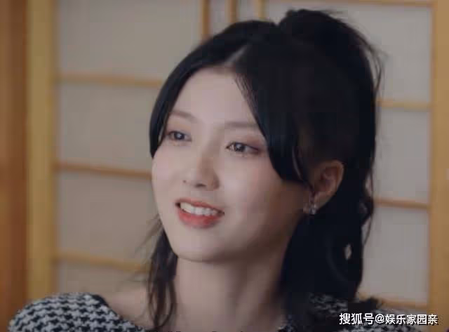 《她的城》謝長江臨終一句話，揭開英沖親弟身份，艾英崩潰分手