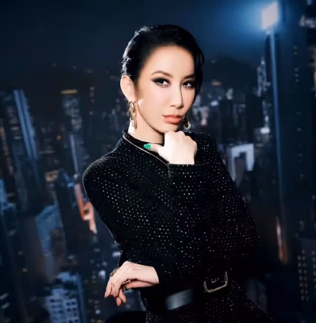 李玟去世前給好友發信息，向好友訴說自己的腿好疼