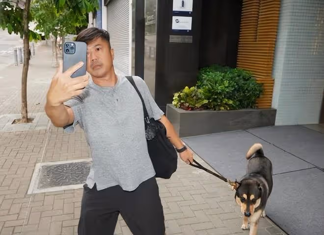 黃心穎已登記結婚,戴超大鑽戒秀恩愛,泥鯭化身保鏢全程護妻