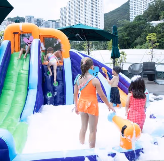 何超盈為4歲女兒慶生!芭比派對奢華隆重,小8歲學霸老公成熟穩重