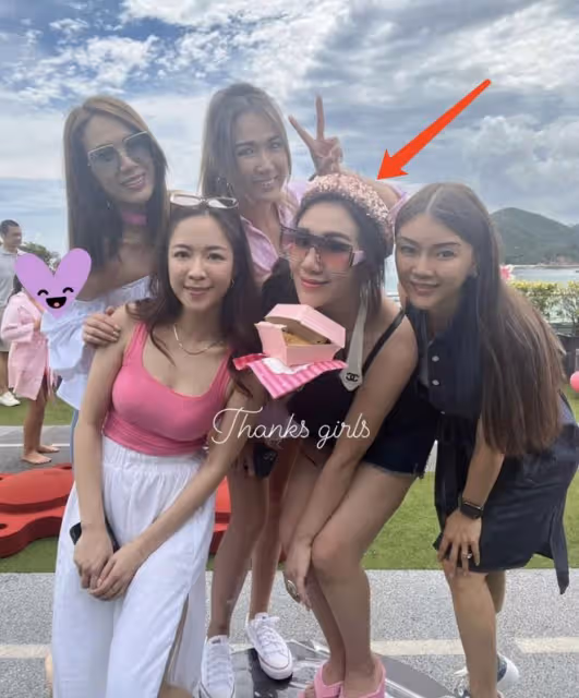 何超盈為4歲女兒慶生!芭比派對奢華隆重,小8歲學霸老公成熟穩重
