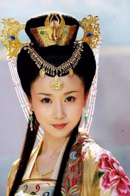 孫菲菲事件牽出《神鵰俠侶》大瓜,劉亦菲搶「小龍女」不講武德