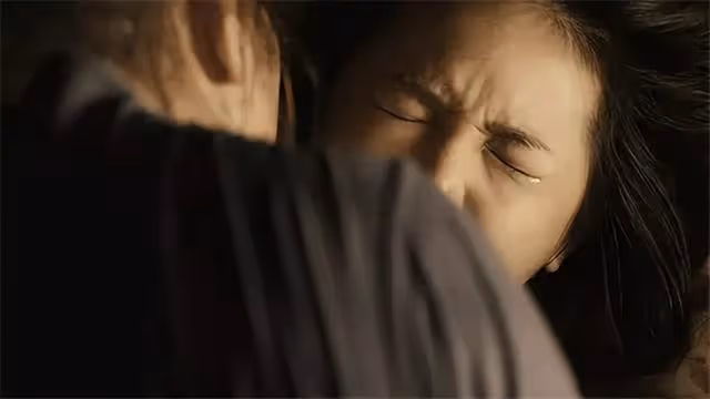 2013年,浙江一女子為保護5歲女兒安危,不惜與入室歹徒發生關係