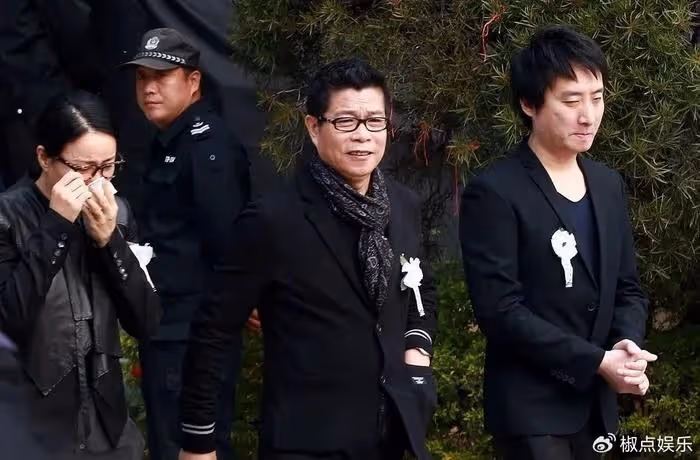 那英突然取消演唱會,緊急拋售4.5億豪宅,網友:那又鳥想飛走?