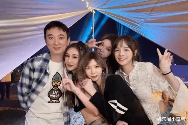 艱難境地下,名與利不能救35歲的王思聰