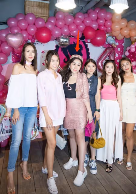 賭王千金太狠了！不是賭王大掌門何超瓊，而是賭王四太女兒何超盈