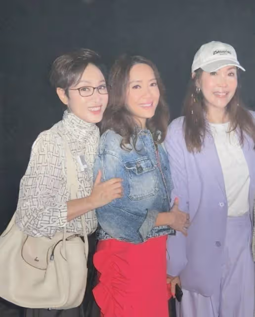 郭晶晶婆婆去看劉德華藝術展,朱玲玲C位吸引眼球,梁安琪助陣!