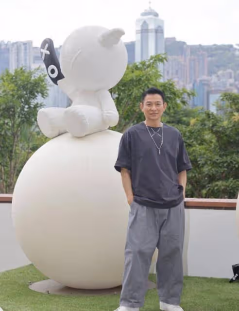 郭晶晶婆婆去看劉德華藝術展,朱玲玲C位吸引眼球,梁安琪助陣!