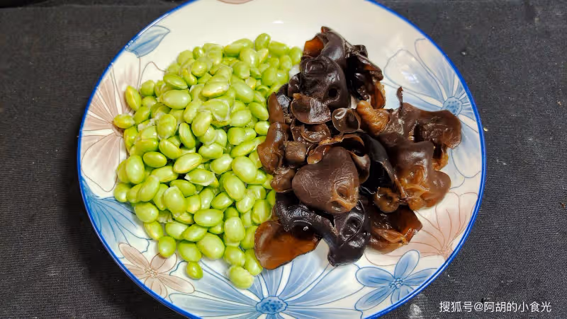 鮮毛豆加它絕配,想不到的美味!不一樣搭配,有食慾、有營養,又一道神仙美味