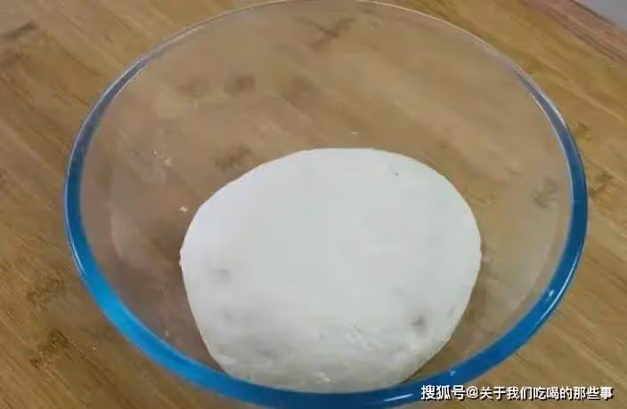 蒸饅頭,用冷水還是開水?教你一招,饅頭膨鬆香軟,不幹硬不回縮