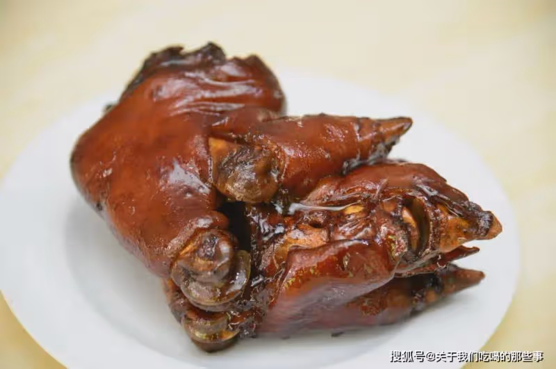 買豬蹄,分清「前蹄」和「後蹄」,區別很大,價格也不同,別買錯