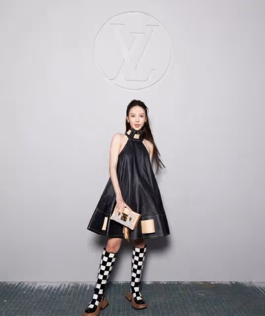 金晨好帥啊!3月1日時裝秀上的儒家風格