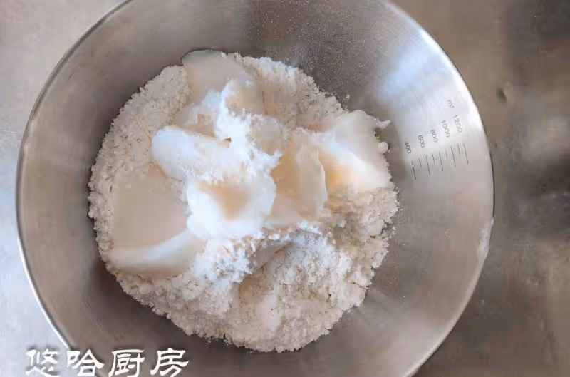 香軟、綿密、不甜膩!芋泥麻薯蛋黃酥,我一口氣吃了三個~