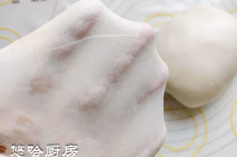 香軟、綿密、不甜膩!芋泥麻薯蛋黃酥,我一口氣吃了三個~