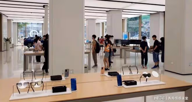 故事：為1部手機，我和老伴被兒子兒媳痛罵，如今他主動上門認錯