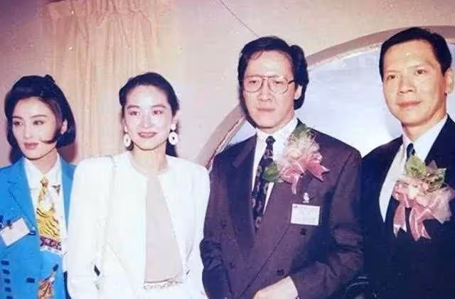 55歲張敏長居泰國,與小10歲男友在清邁買房,瘦得脫相只有40公斤