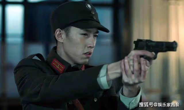 《蜂巢》破綻百出，顧盼逃離清山軍校至少有三個細節經不起推敲