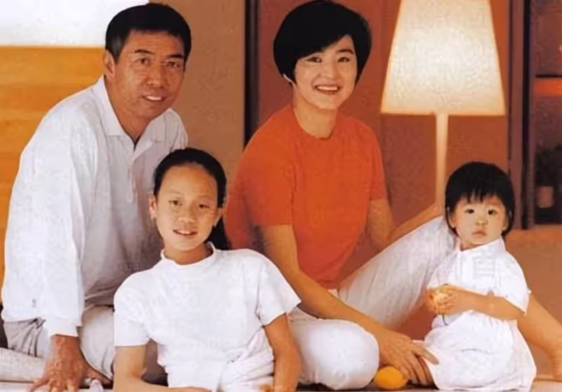 林青霞：我這輩子最正確的決定，就是為丈夫生下兩個女兒