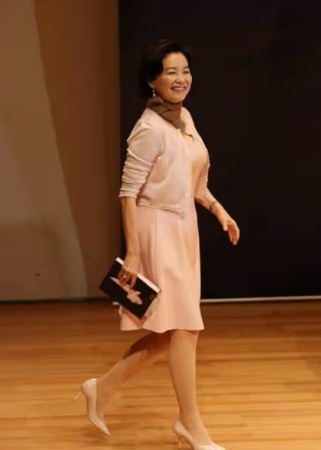 林青霞：我這輩子最正確的決定，就是為丈夫生下兩個女兒