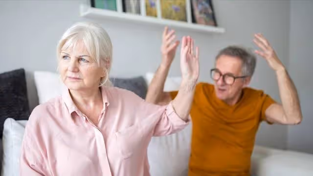50歲提出分房睡，60歲不相往來，61歲阿姨：十年前，就不是夫妻了！