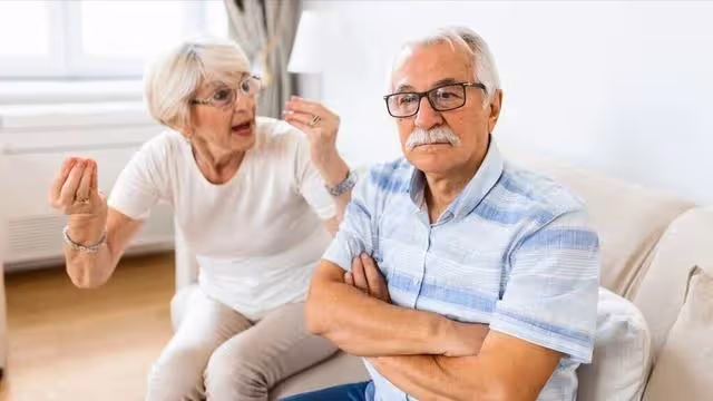 50歲提出分房睡,60歲不相往來,61歲阿姨:十年前,就不是夫妻了!