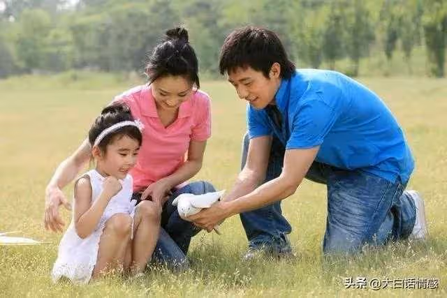 父親「娶繼母後」把我趕出家門！ 6年後事業有成「想回家炫耀」讓他們後悔「一打開家門」我腿軟大哭：父愛如山…
