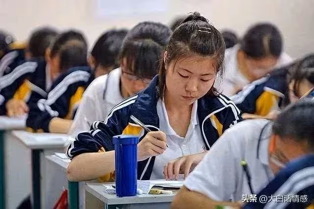 父親「娶繼母後」把我趕出家門! 6年後事業有成「想回家炫耀」讓他們後悔「一打開家門」我腿軟大哭:父愛如山…